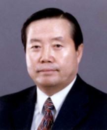 최충웅 경남대 석좌교수, 언론학 박사