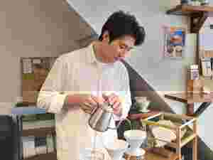 담비커피바 내부